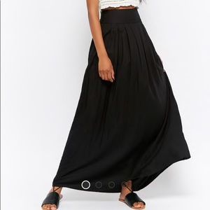 Black pleated Maxi Skirt